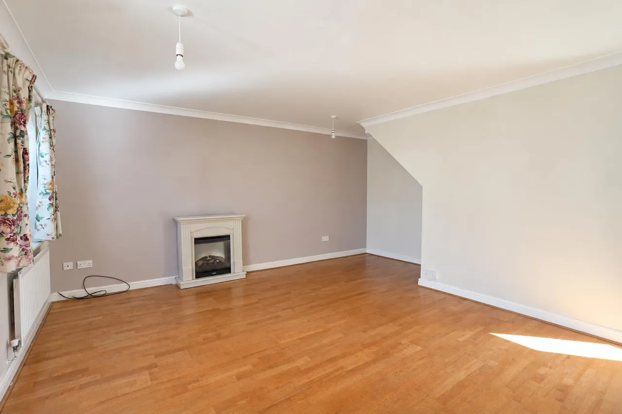 Alexandra Road, Great Wakering, photo 9