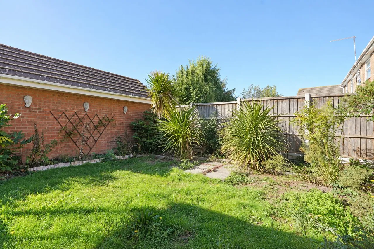 Alexandra Road, Great Wakering, photo 10