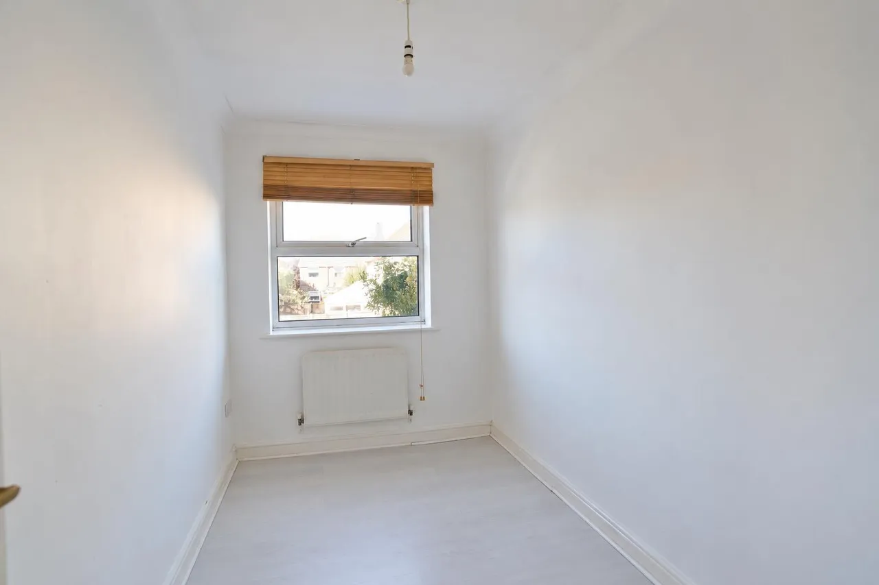 Alexandra Road, Great Wakering, photo 4