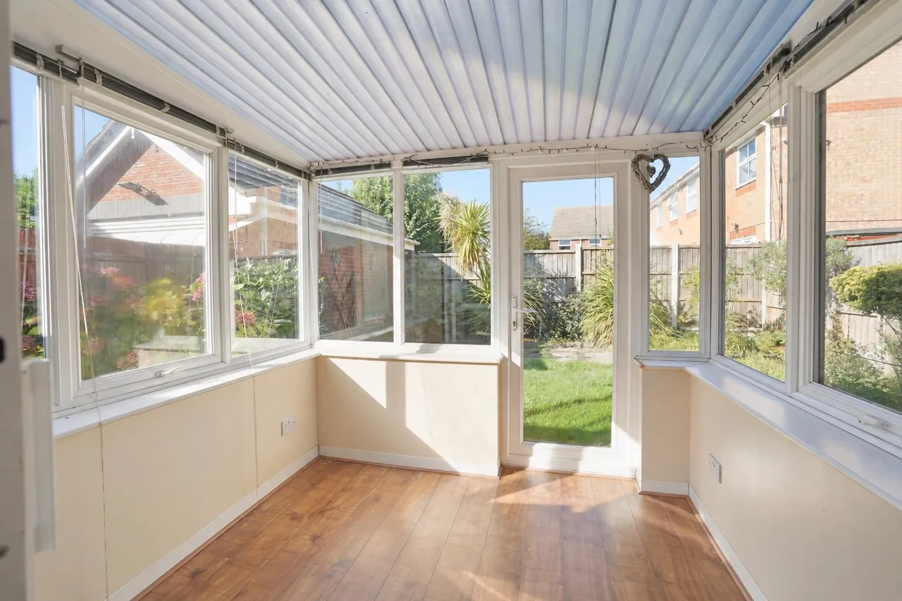 Alexandra Road, Great Wakering, photo 5