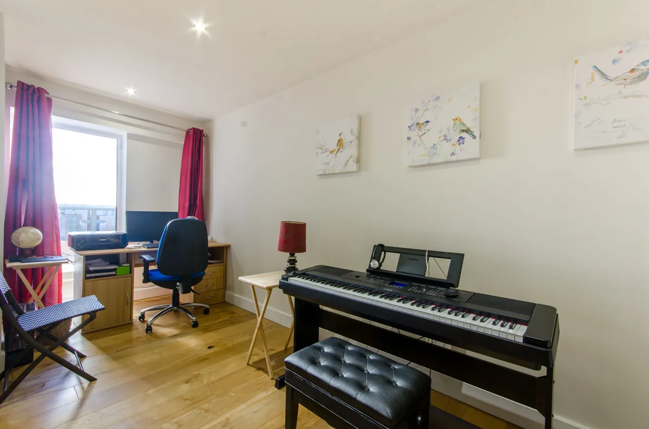 79 Claremont House, 14 Aerodrome Road, London, photo 11