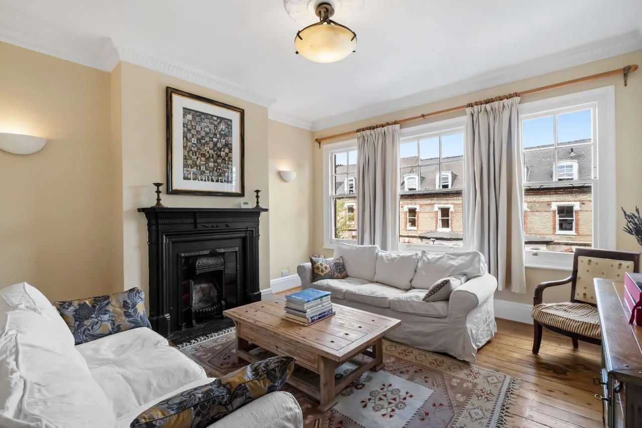 4 bed flat for sale — Boundaries Road, London, SW12 8EZ