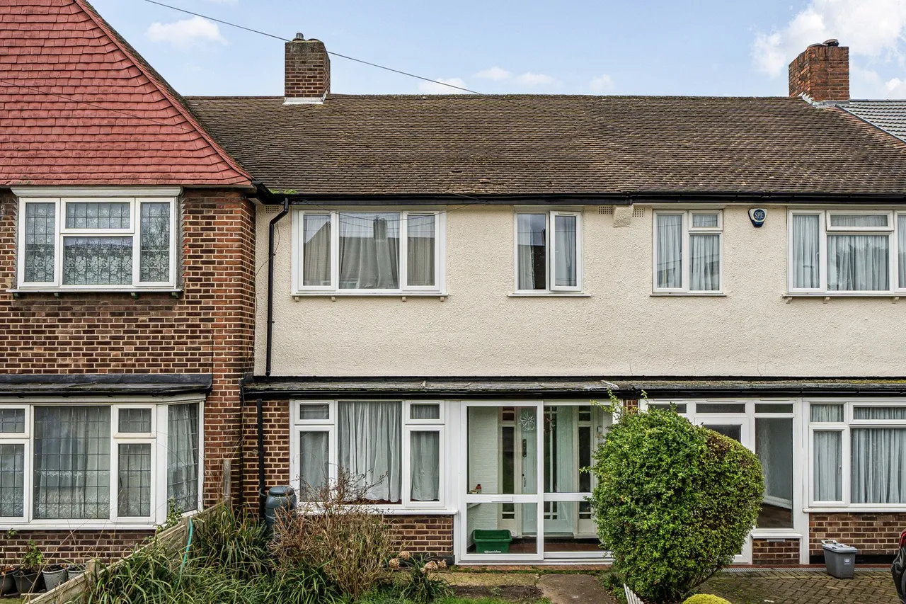 3 bed house for sale — Conisborough Crescent, SE6