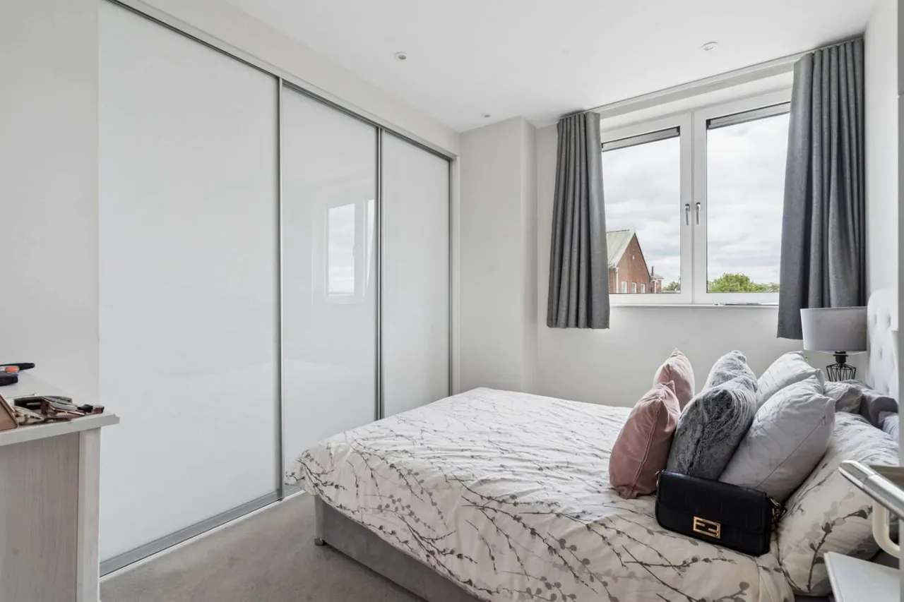 Medley Court, 77 Woodside Road, Amersham, HP6 6FY, photo 9