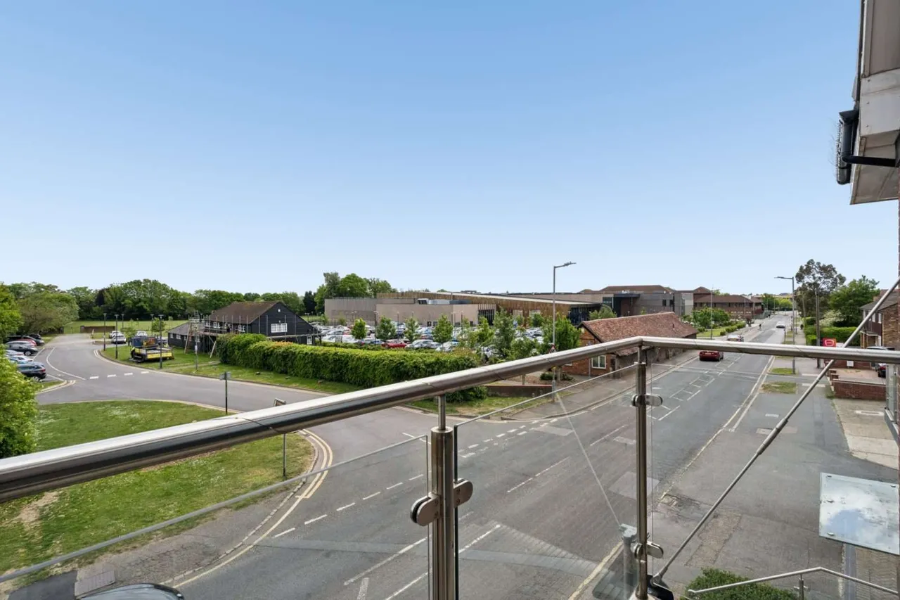 Medley Court, 77 Woodside Road, Amersham, HP6 6FY, photo 11