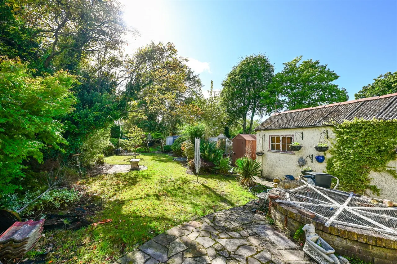 Coleford Bridge Road, Mytchett, Camberley, Surrey, GU16 6DN, photo 10