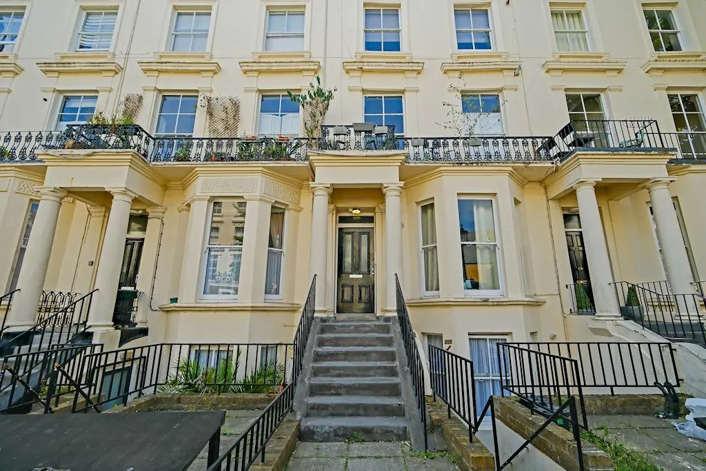 Belgrave Gardens, NW8, photo 13