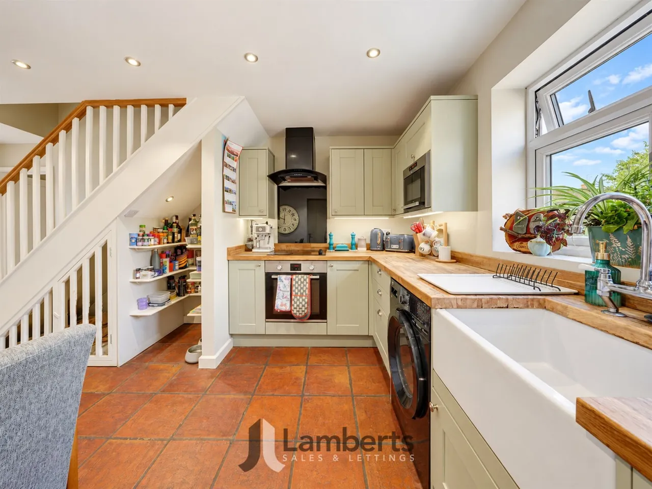 16a Watts Road, Studley, photo 8