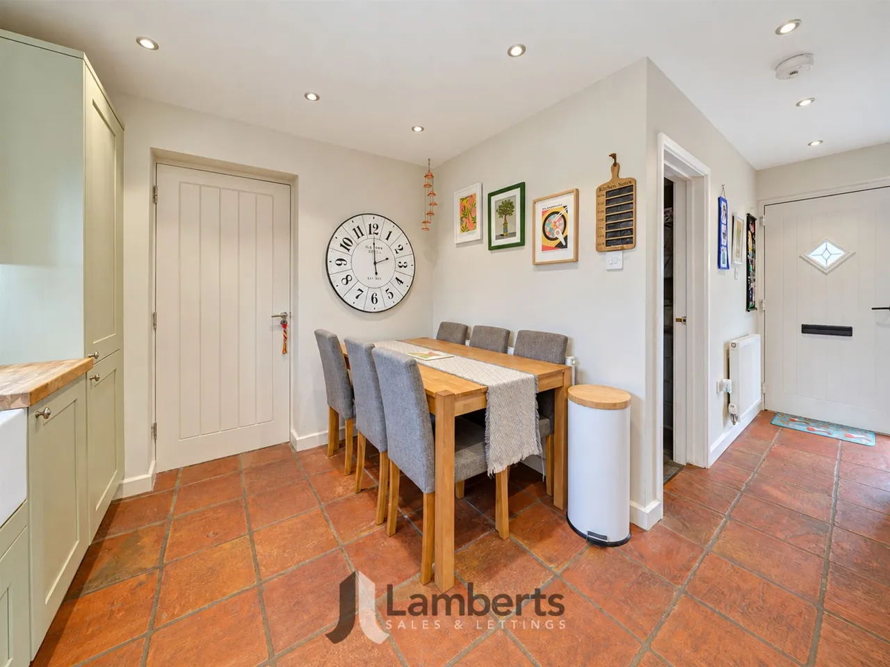 16a Watts Road, Studley, photo 5
