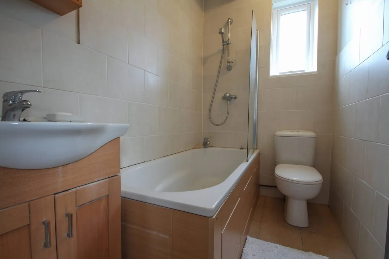 Alnwick Road, London, photo 9