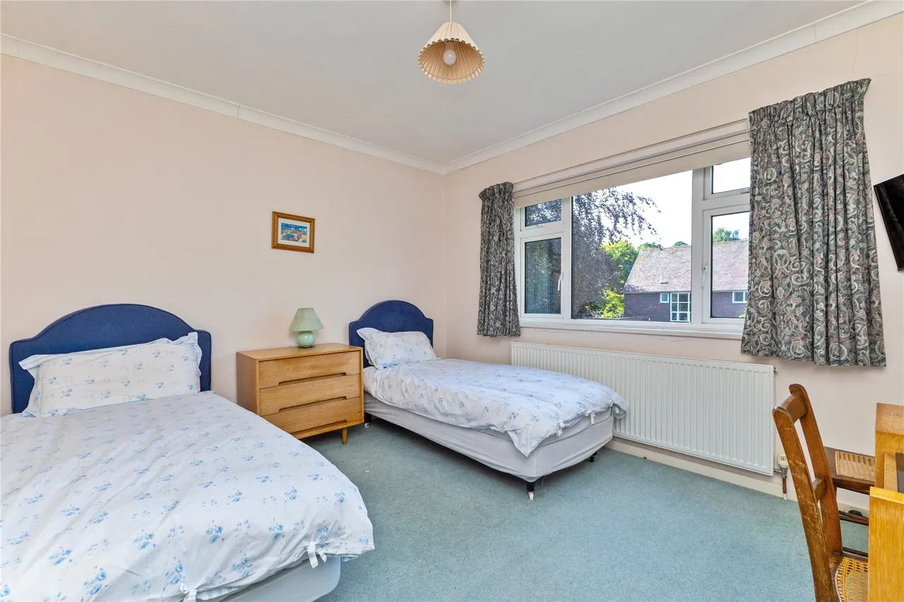 Saddlers Scarp, Grayshott, GU26, photo 20