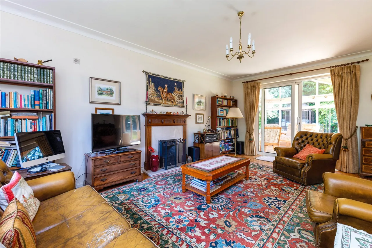 Saddlers Scarp, Grayshott, GU26, photo 4