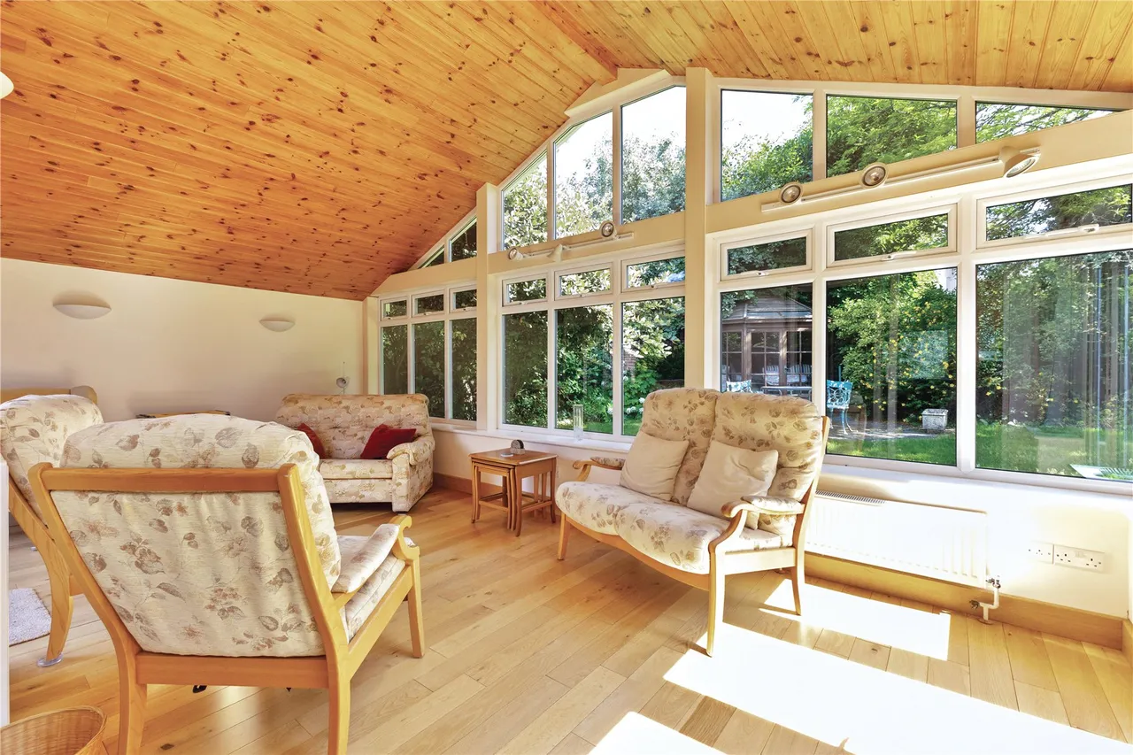 Saddlers Scarp, Grayshott, GU26, photo 5