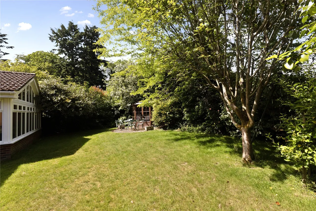Saddlers Scarp, Grayshott, GU26, photo 10