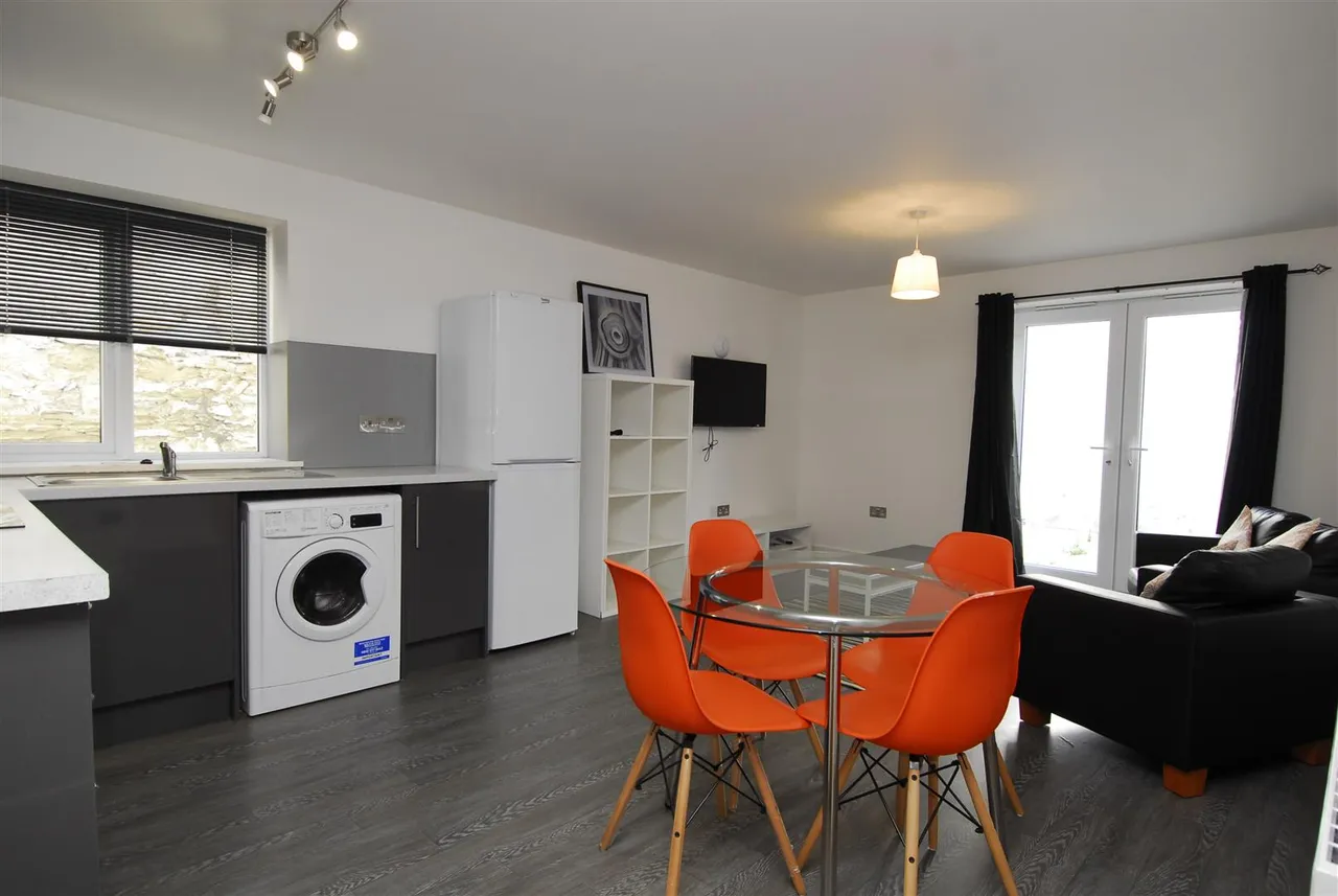 2 bed flat to rent, Belgrave Manor 2 bed apts. Plymouth