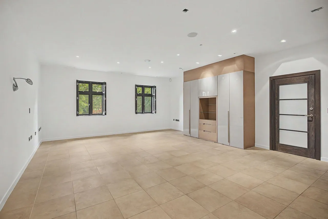 Broadway, Altrincham, photo 14