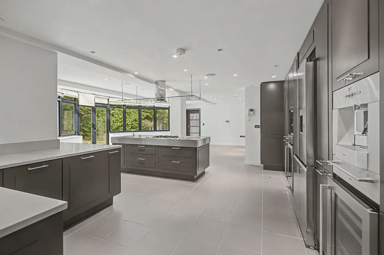 Broadway, Altrincham, photo 7