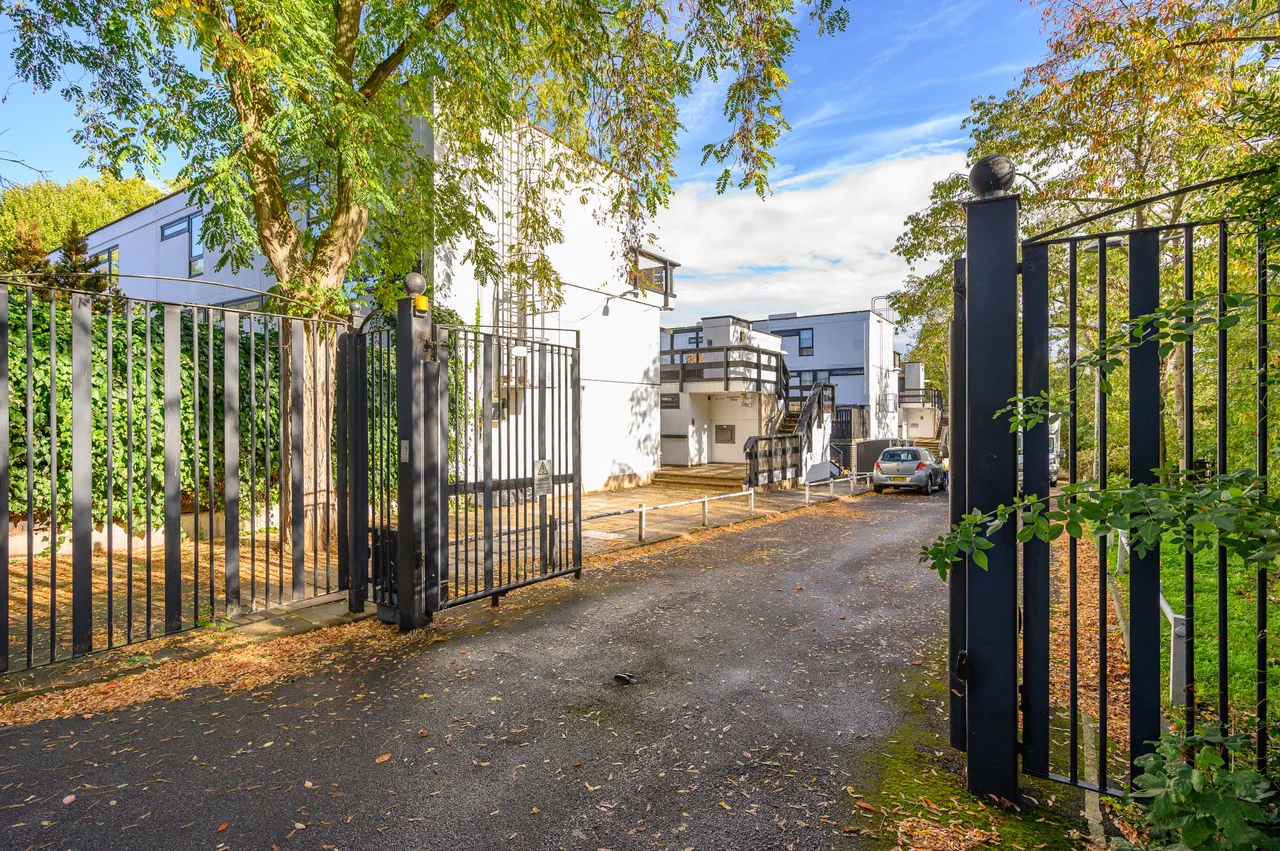 London, NW3, photo 6