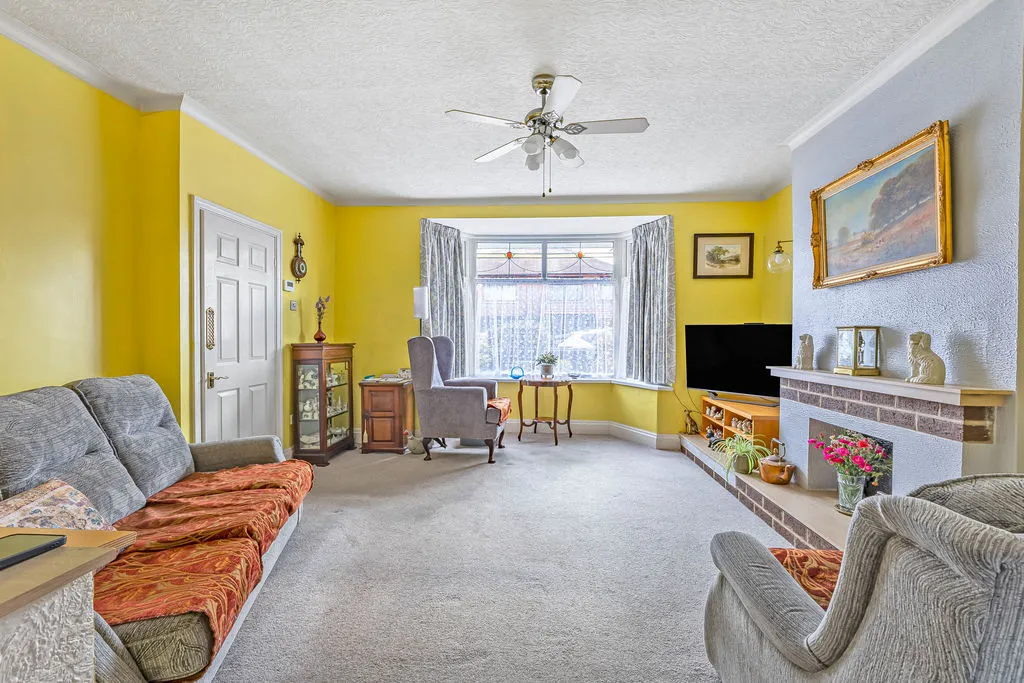 Phyllis Street, Rochdale OL12 7NA, photo 2