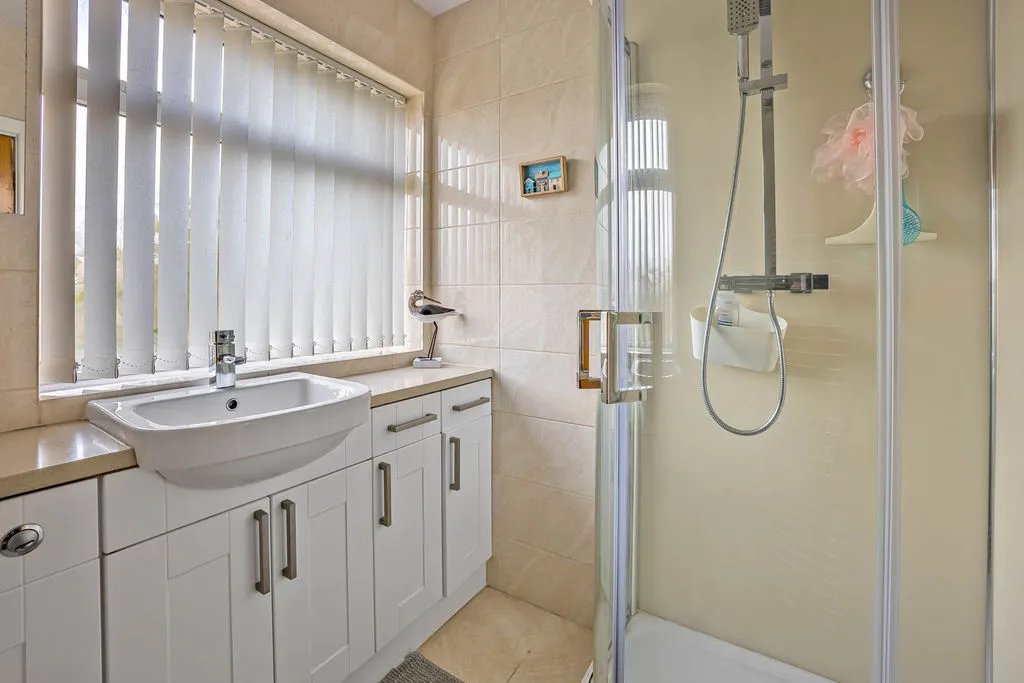 Phyllis Street, Rochdale OL12 7NA, photo 16