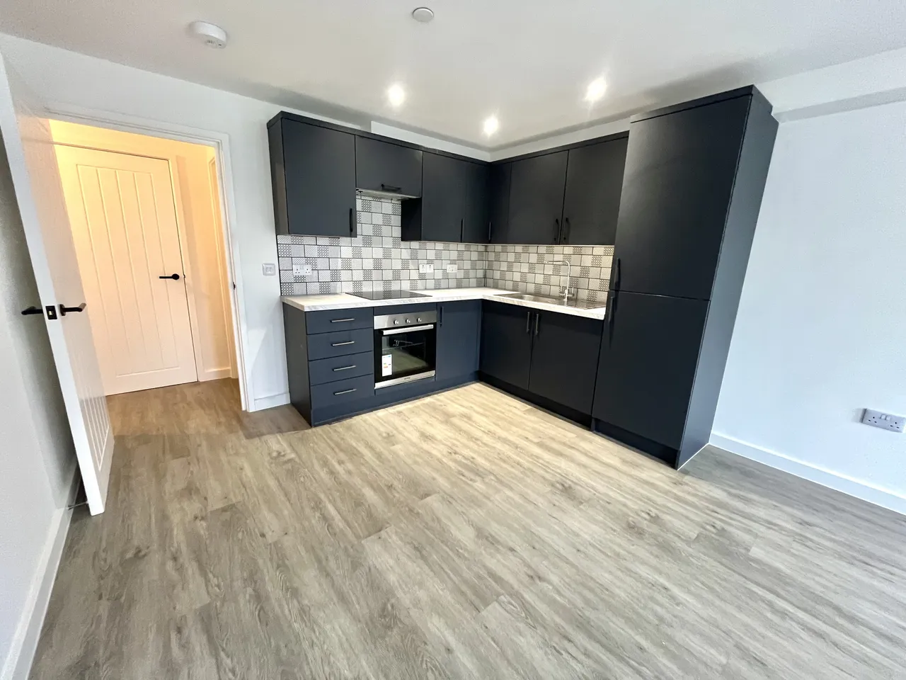 Cowbridge Road East, CF5, photo 2