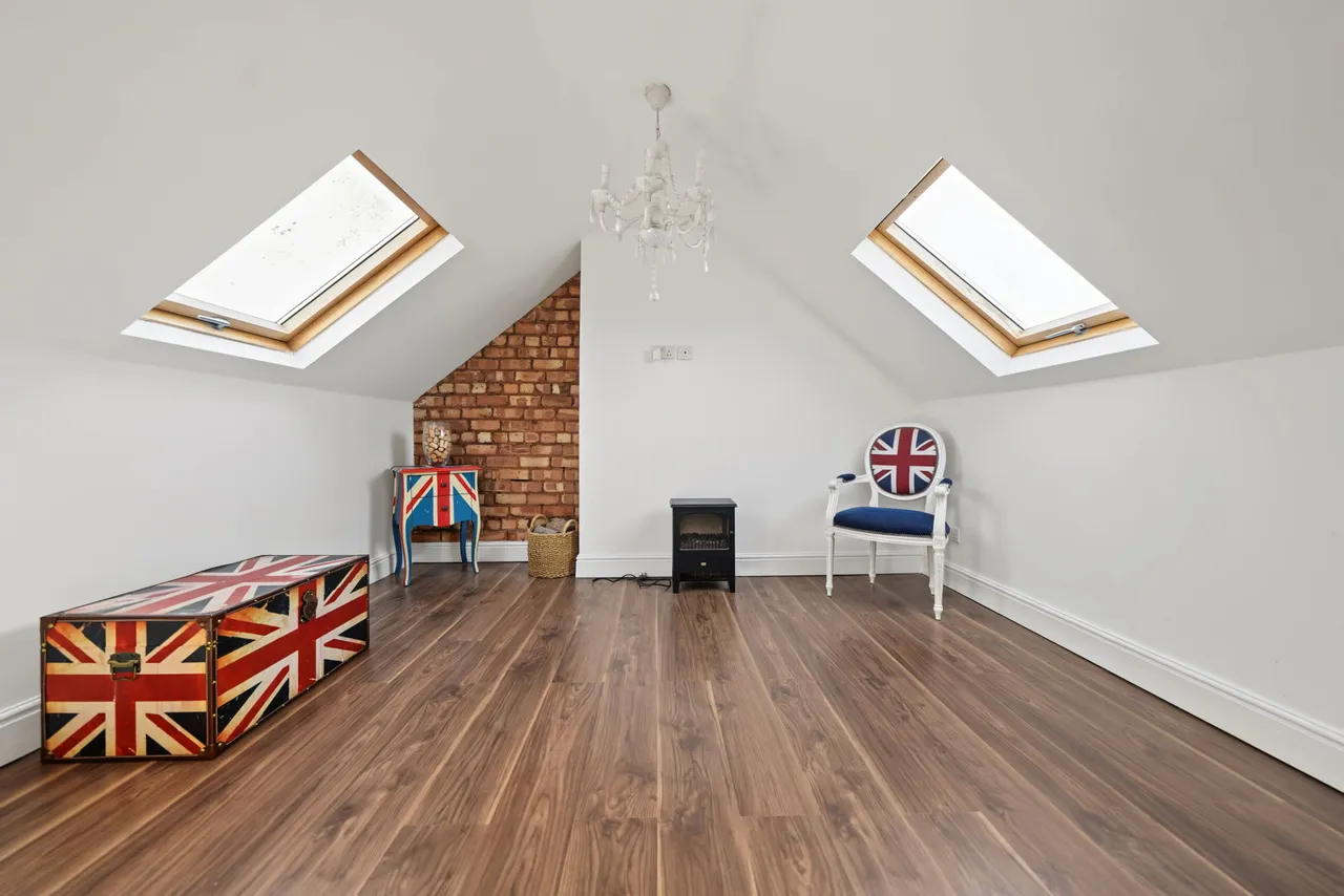 Longmeadow Crescent, Shard End, photo 12