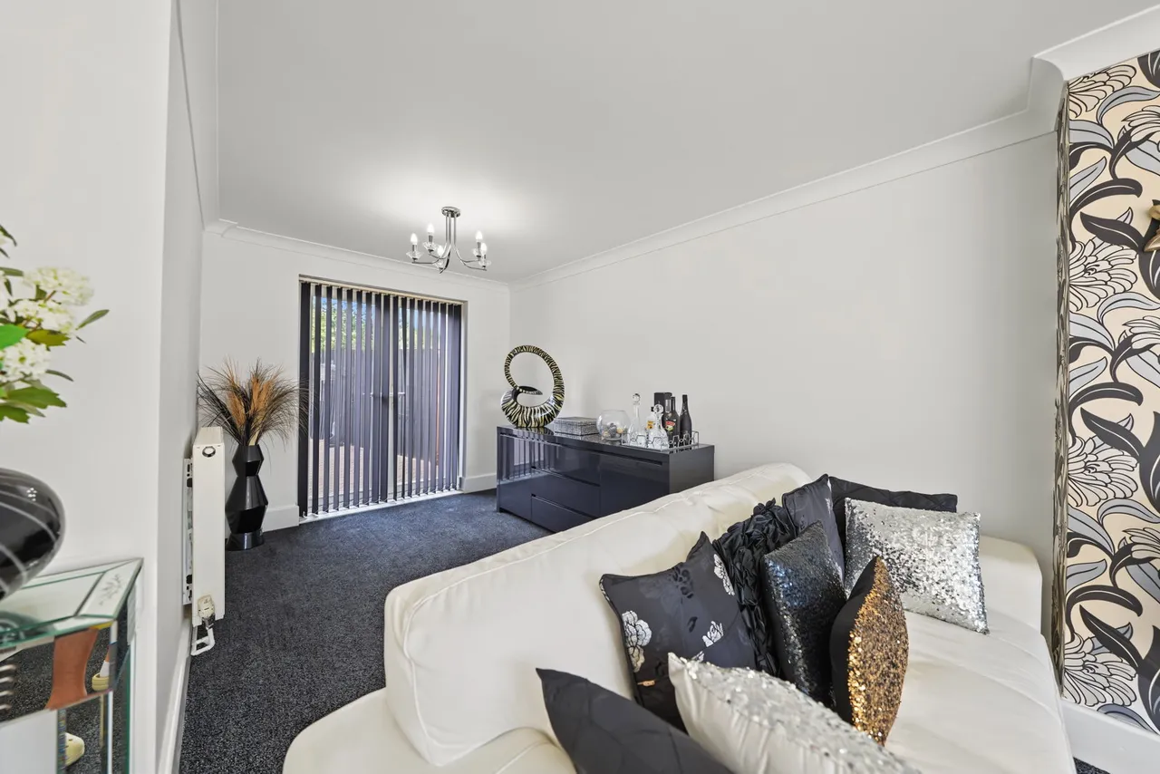 Longmeadow Crescent, Shard End, photo 4