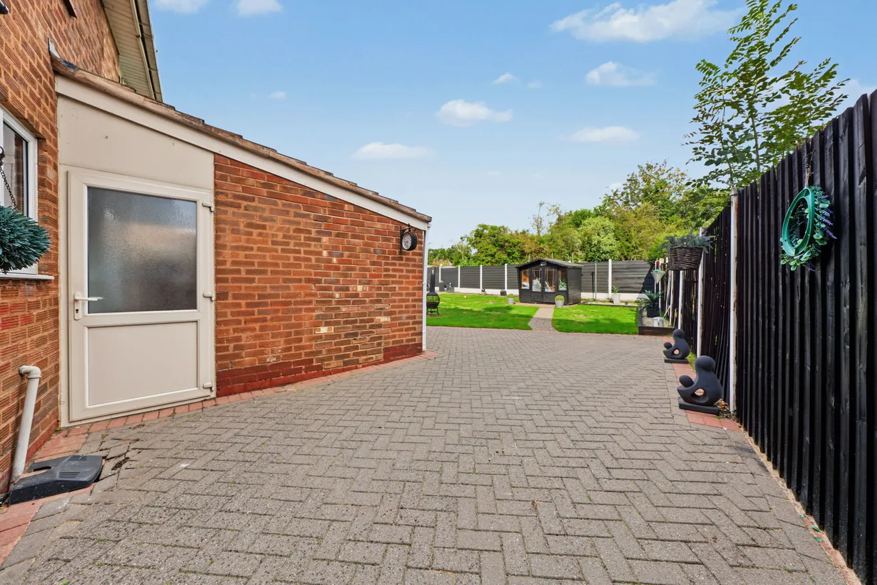 Longmeadow Crescent, Shard End, photo 17