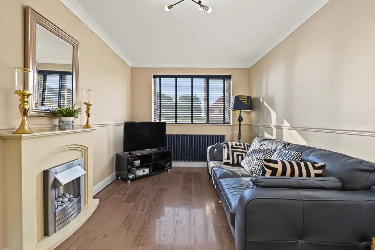 Longmeadow Crescent, Shard End, photo 10