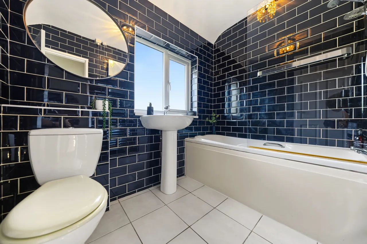 Longmeadow Crescent, Shard End, photo 9