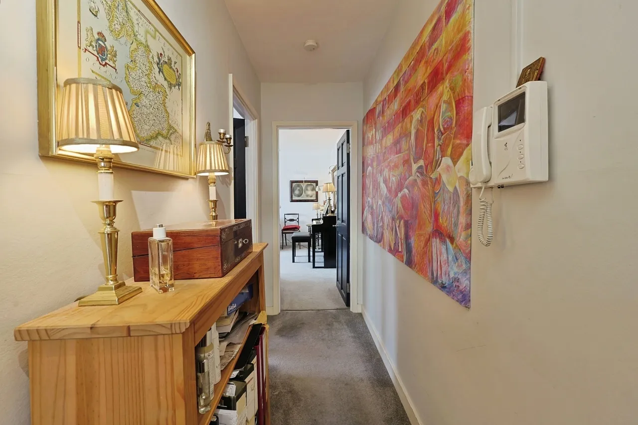 Lavender Hill, London, SW11, photo 14