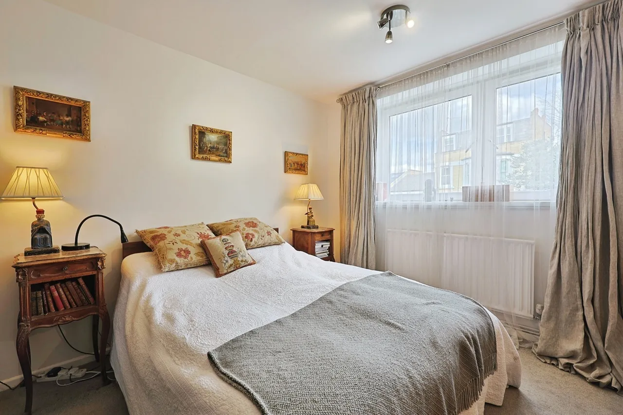 Lavender Hill, London, SW11, photo 10