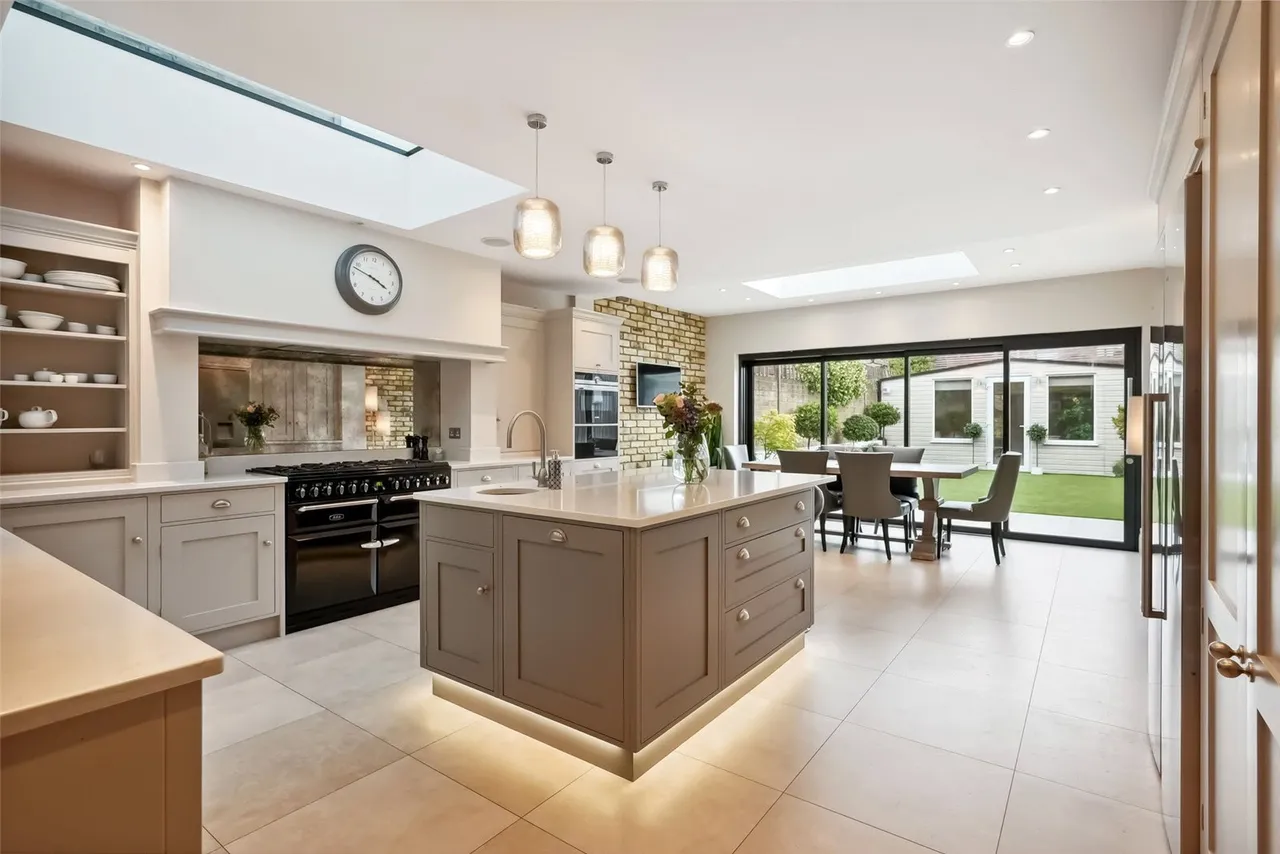 Heath Gardens, Twickenham, TW1 4LZ, photo 2