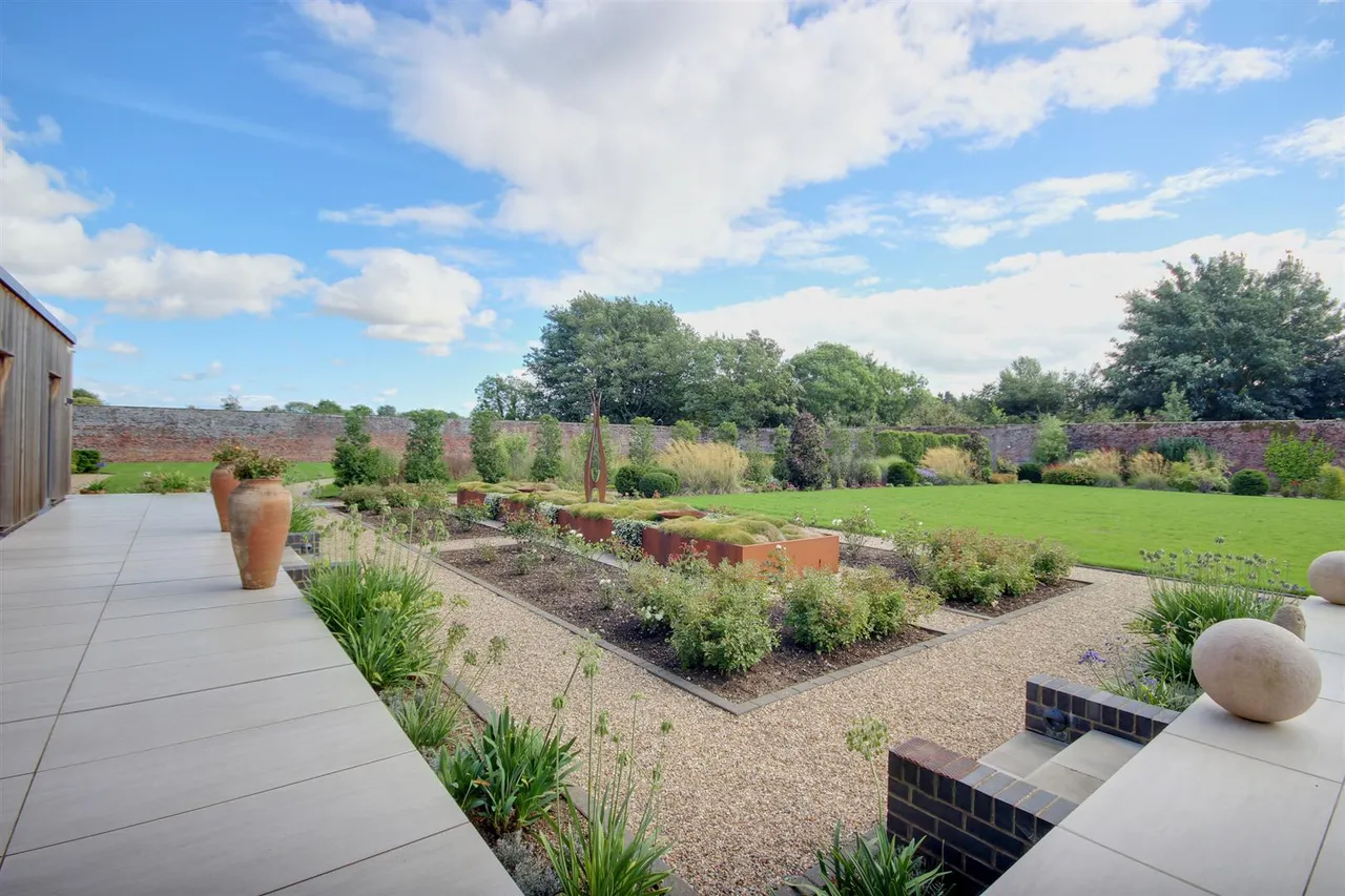 Middleton Road, Kilnwick, photo 12