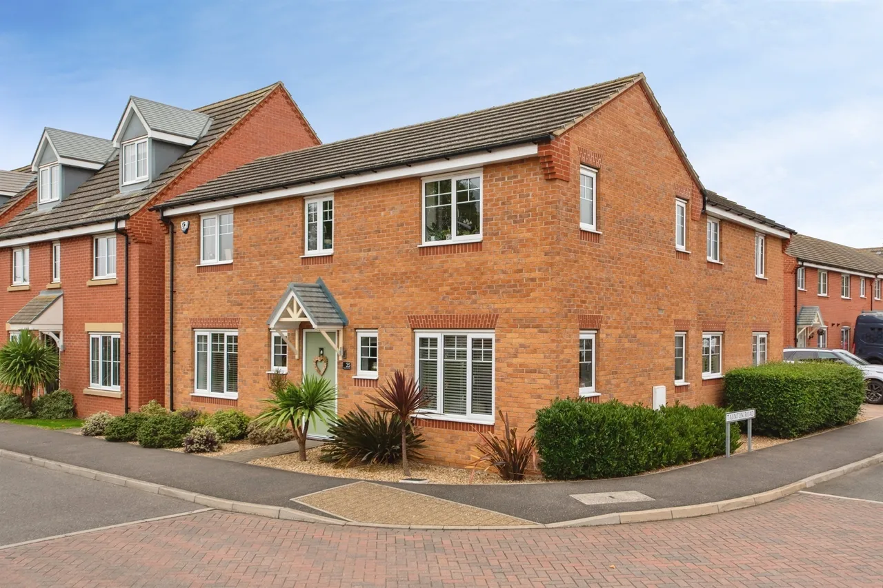4 bed house for sale, Haydock Park Drive, Bourne, PE10