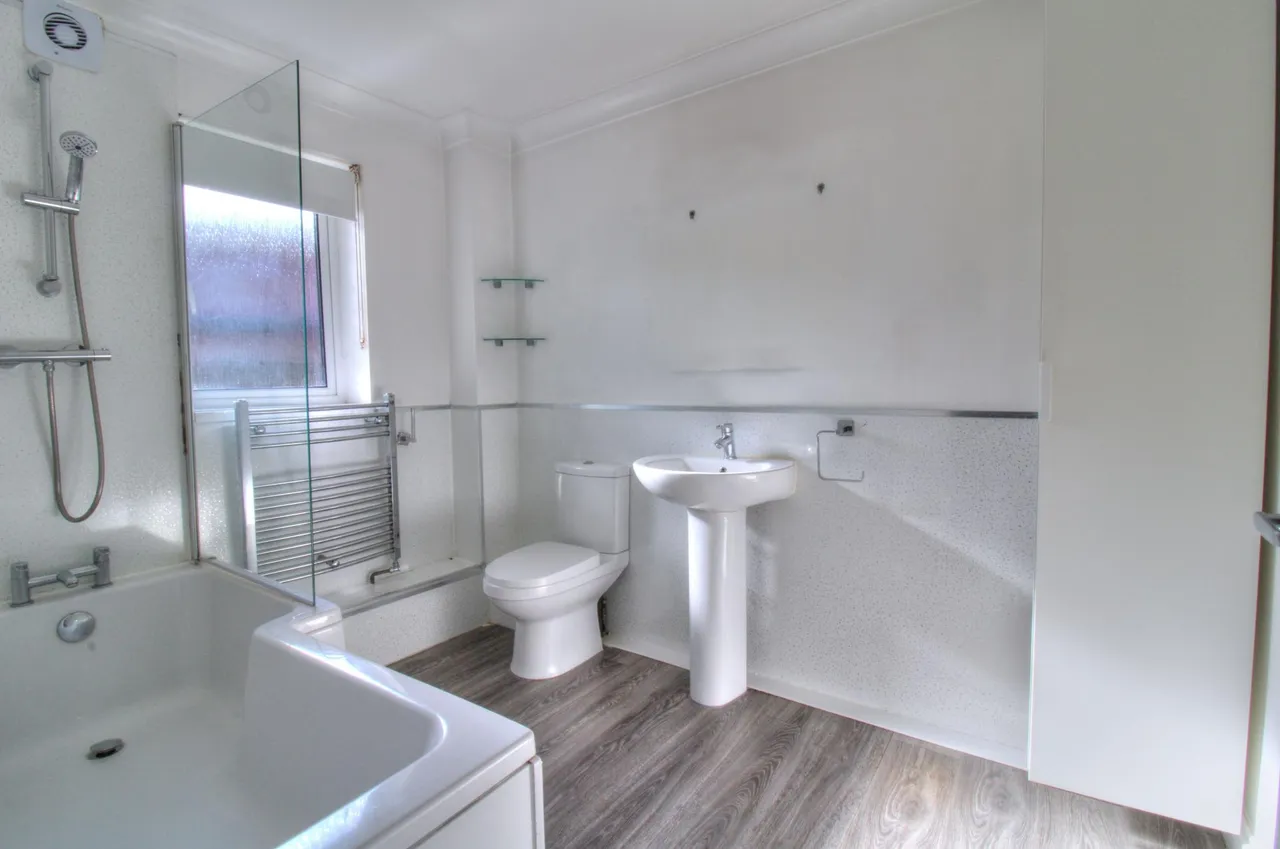 Clayburn Circle, Basildon, SS14, photo 7