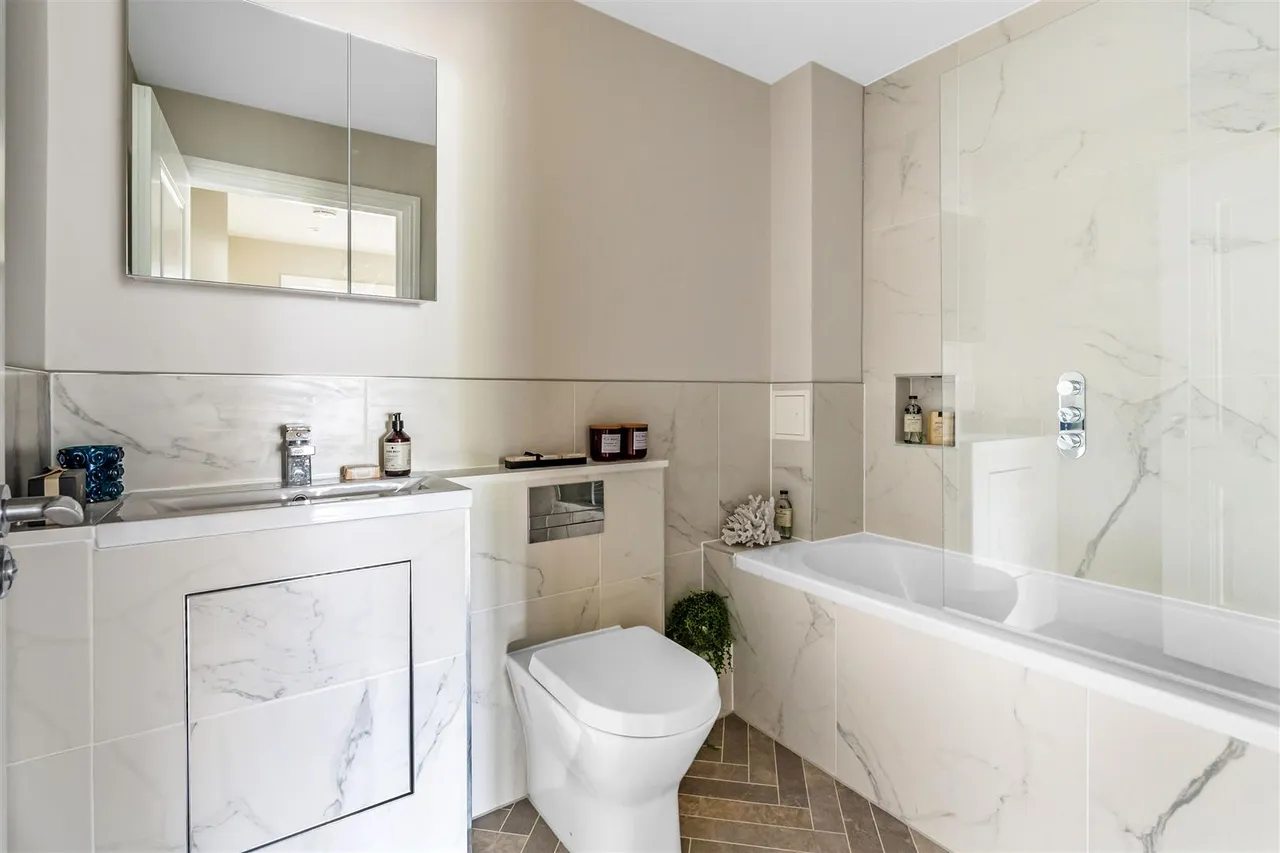 One Parkers Hill, Ashtead, KT21, photo 6