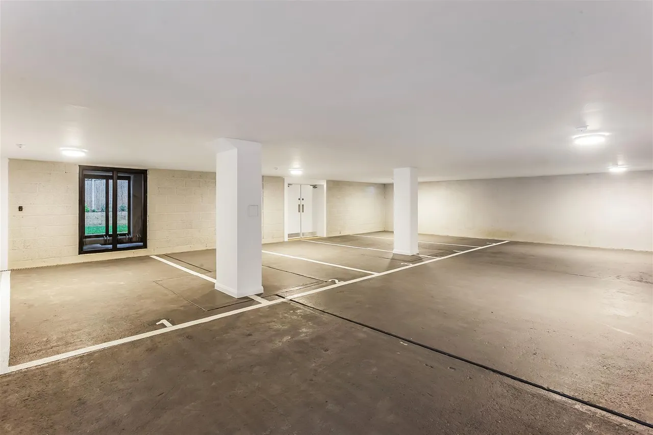 One Parkers Hill, Ashtead, KT21, photo 8