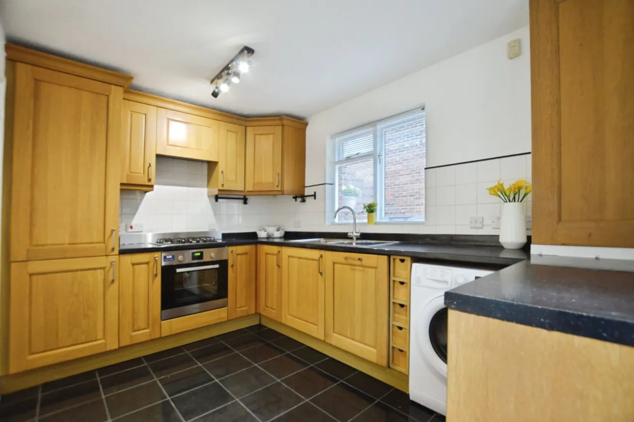 Dale View, St Johns, Woking, Surrey, ..., photo 4