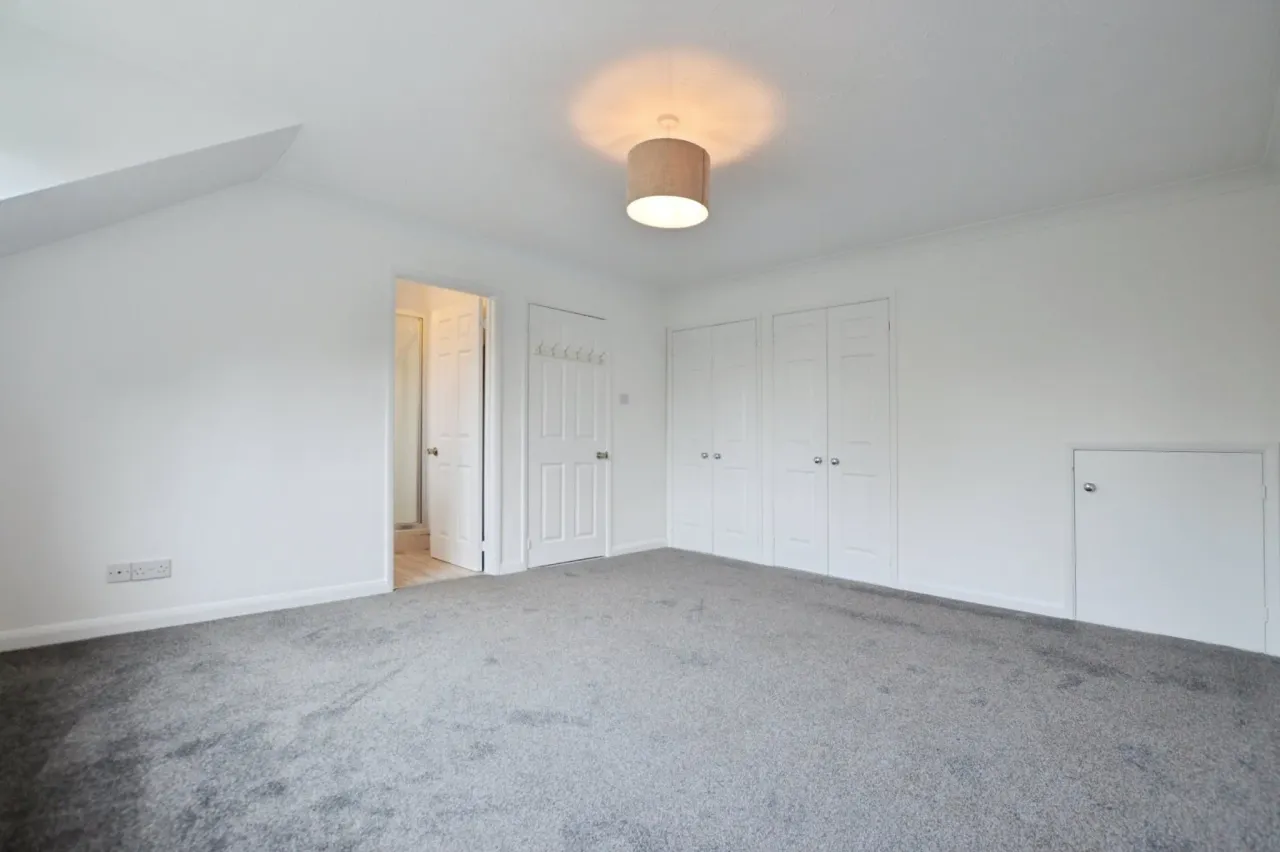 Dale View, St Johns, Woking, Surrey, ..., photo 9
