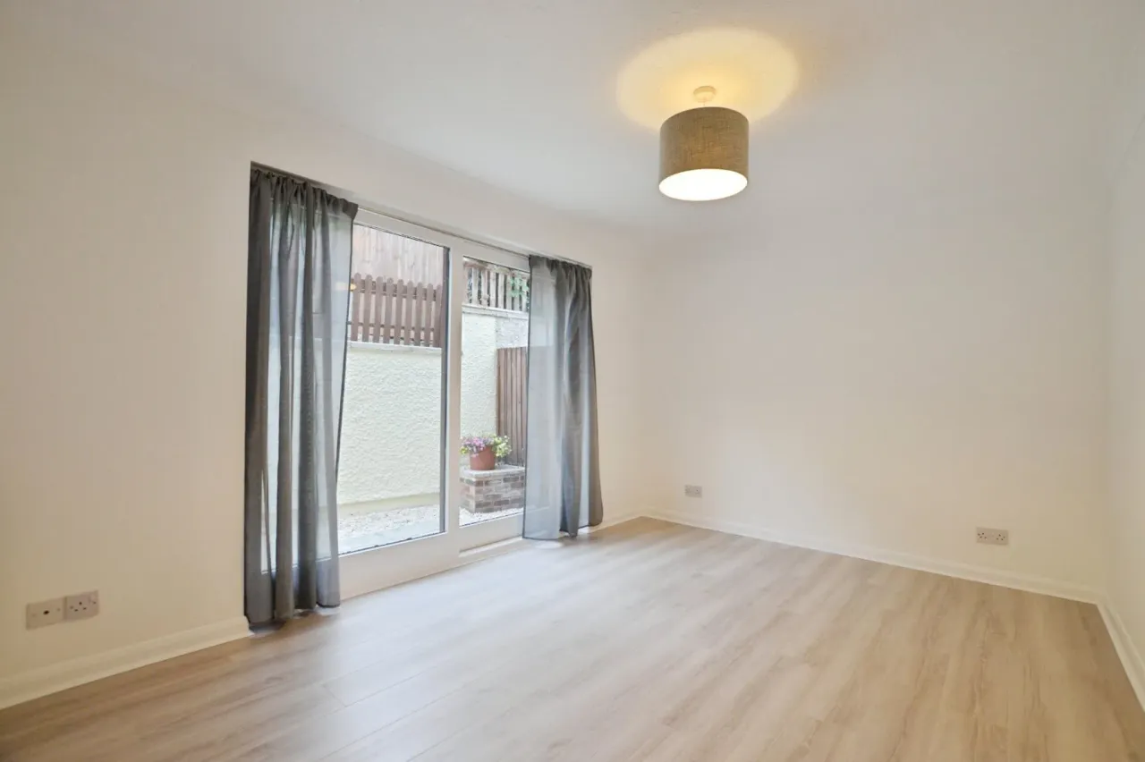 Dale View, St Johns, Woking, Surrey, ..., photo 6