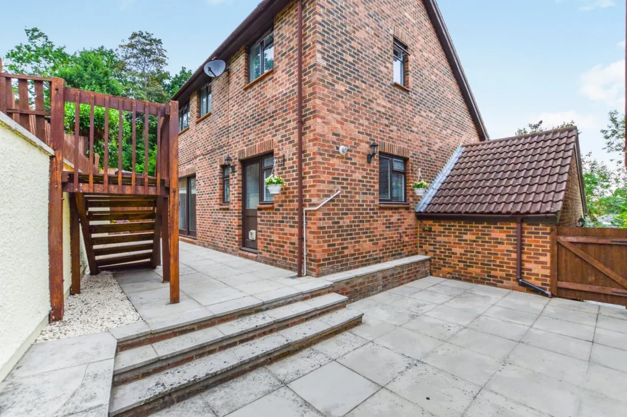Dale View, St Johns, Woking, Surrey, ..., photo 18