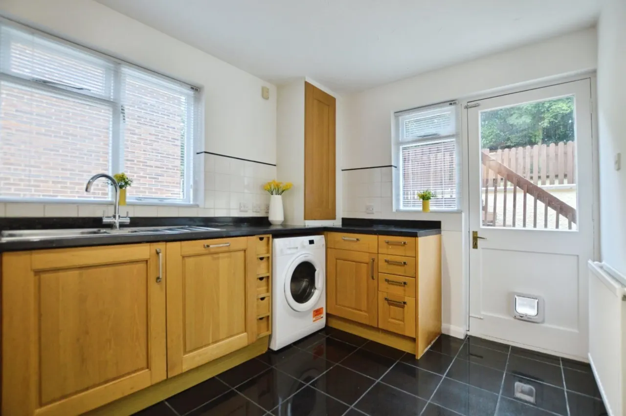 Dale View, St Johns, Woking, Surrey, ..., photo 5