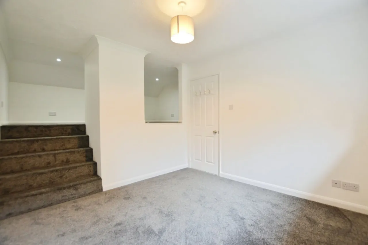 Dale View, St Johns, Woking, Surrey, ..., photo 12