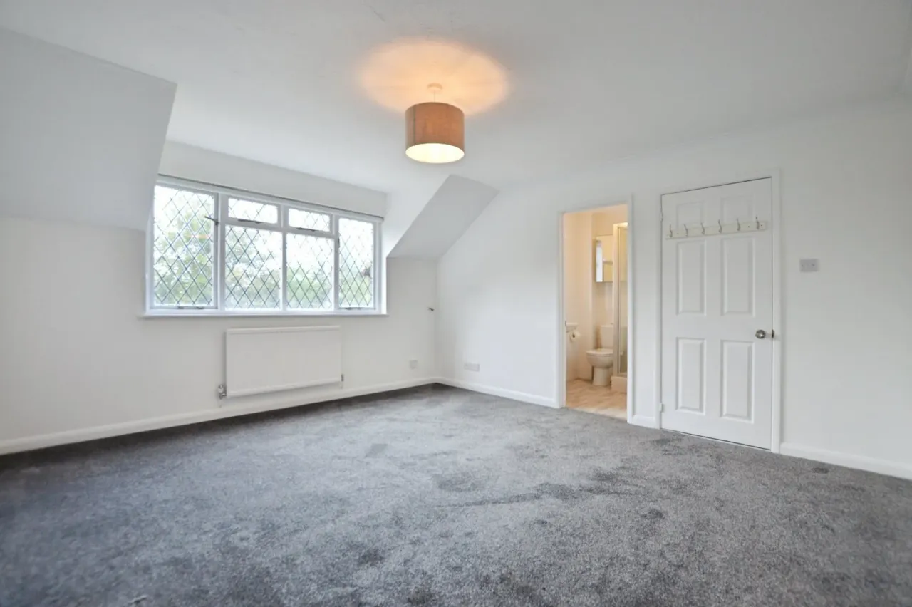 Dale View, St Johns, Woking, Surrey, ..., photo 10