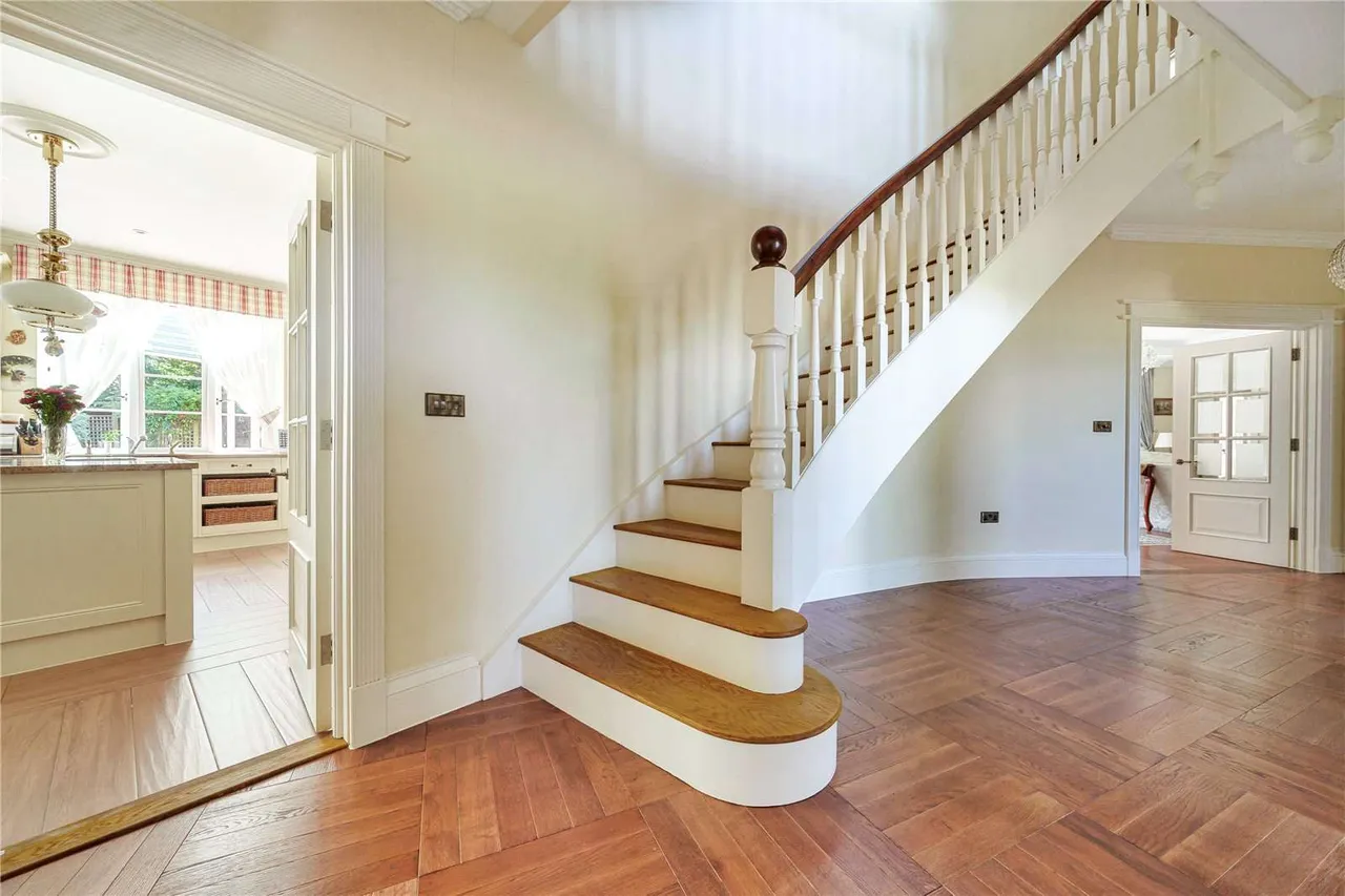 Broomfield Park, Sunningdale, Berkshire, SL5 0JT, photo 8