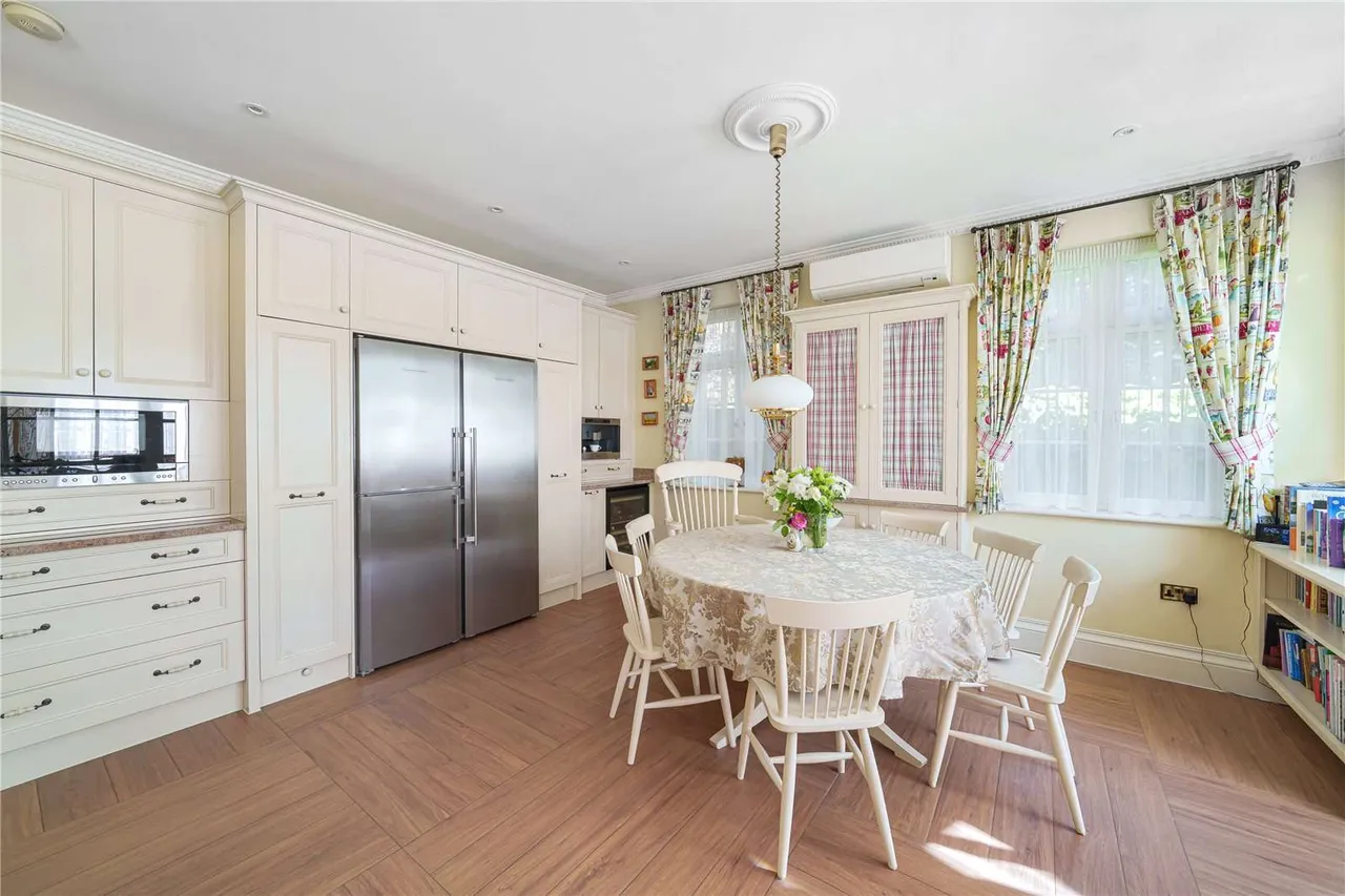 Broomfield Park, Sunningdale, Berkshire, SL5 0JT, photo 6