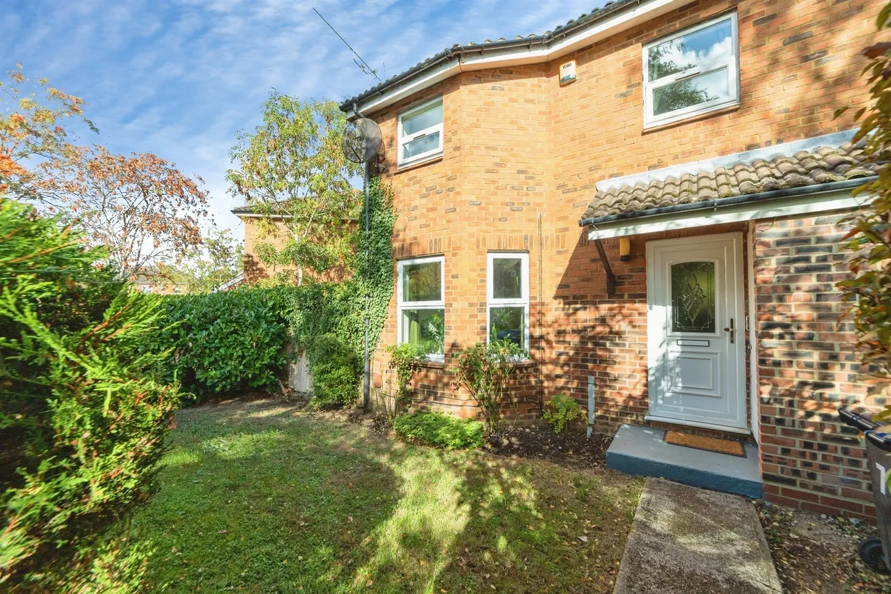 2 bed house for sale, Bedwell Close, Welwyn Garden City, AL7