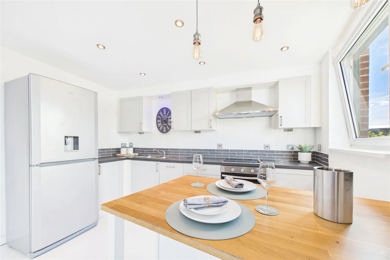 Southwell Park Road, Camberley, GU15, photo 3