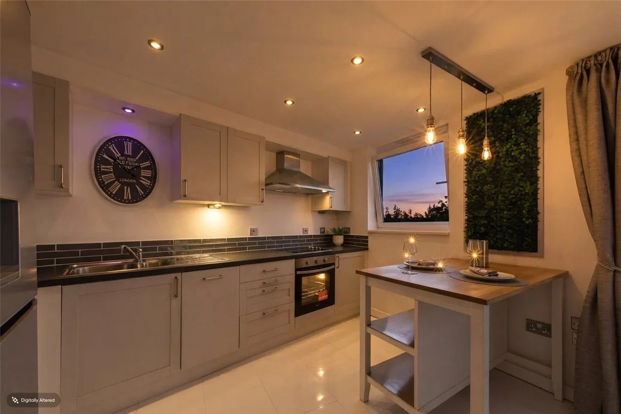Southwell Park Road, Camberley, GU15, photo 4